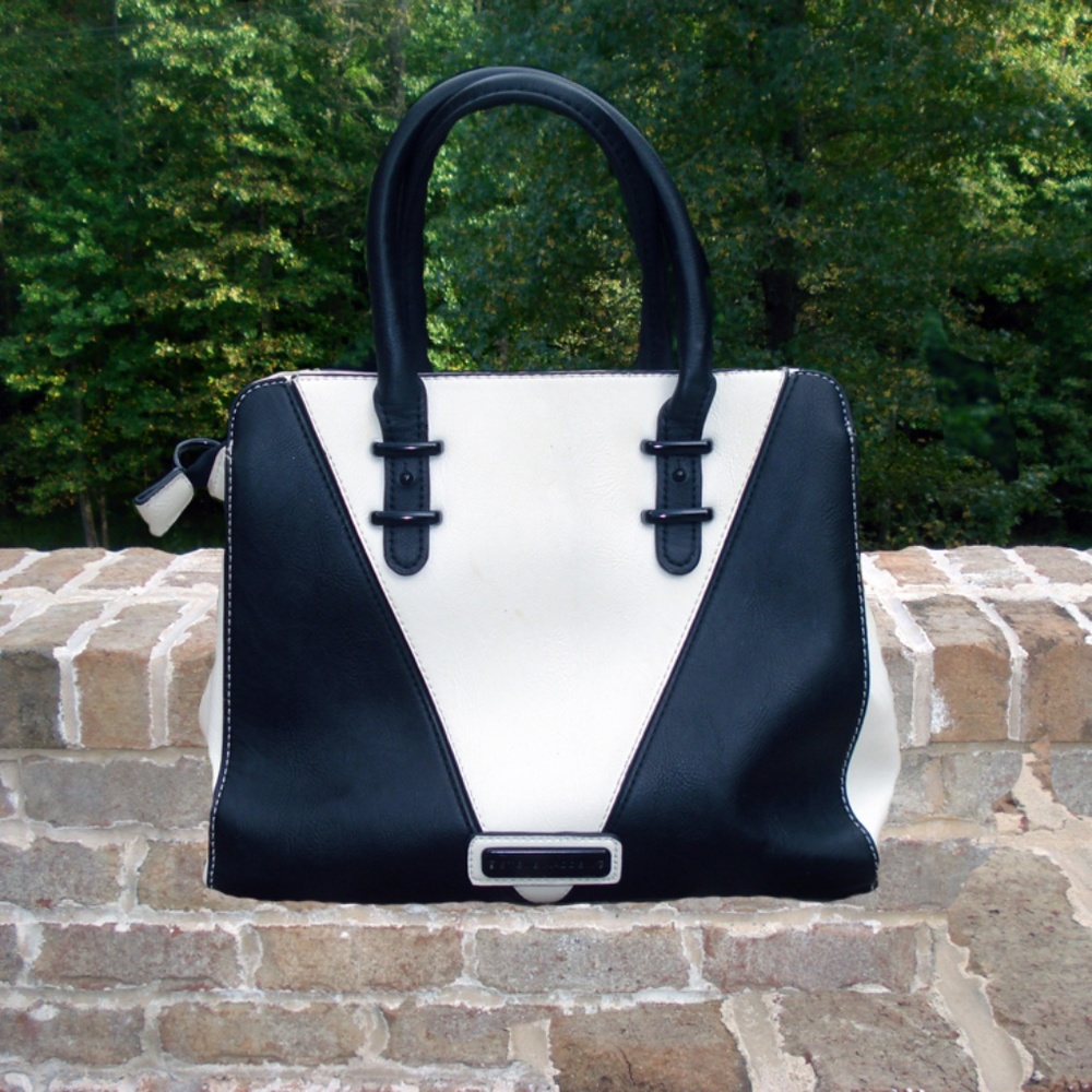 Steve Madden Black and White Shoulder Handbag